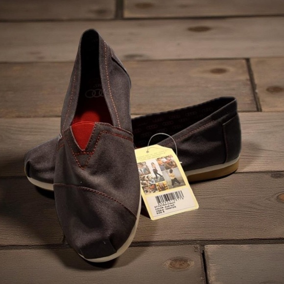 Toms Men Classic Audi Ash New in Box
Size 8 Limited Edition  Gray NWT - Picture 9 of 15